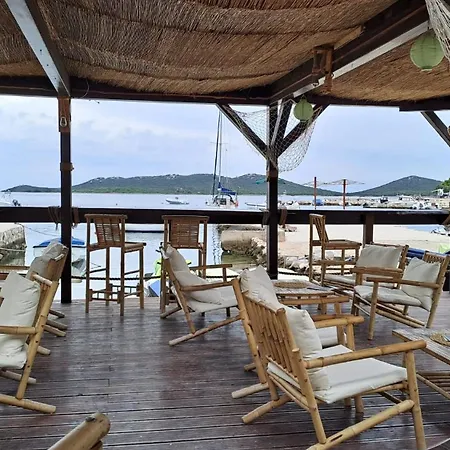 Mobilehome Palema 16 *