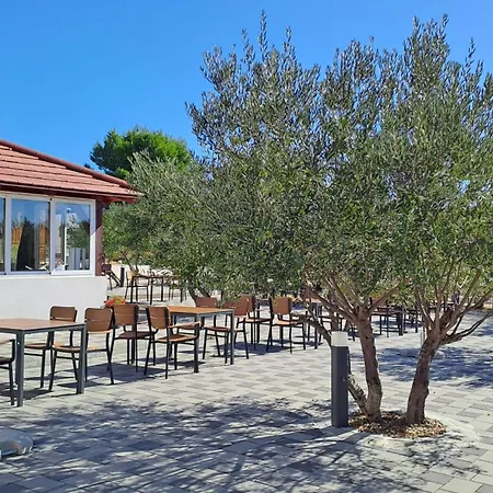 Mobilehome Palema 16 *