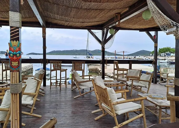 Mobilehome Palema 16 *