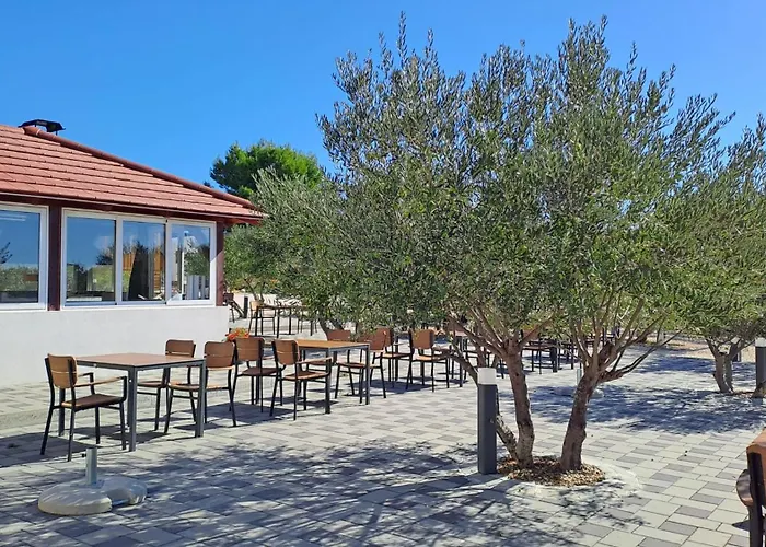 Mobilehome Palema 16 *